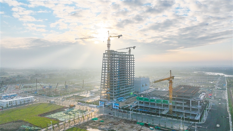 建設(shè)中的?？诮瓥|新區(qū)總部經(jīng)濟(jì)區(qū)（生態(tài)CBD）