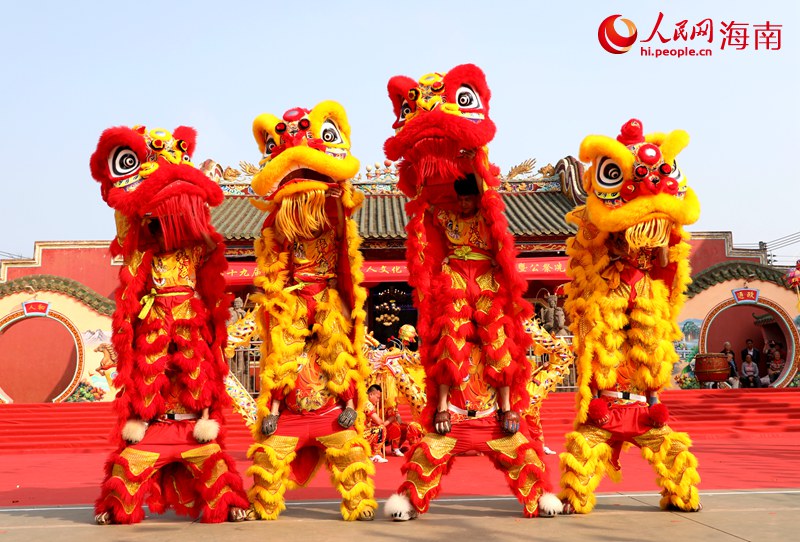 活動(dòng)現(xiàn)場(chǎng)，舞獅表演。人民網(wǎng) 符武平攝