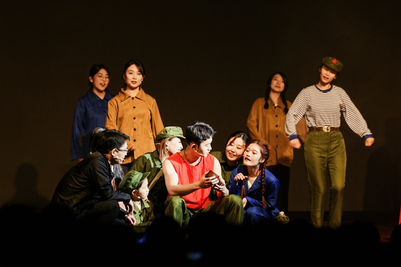 演出現(xiàn)場(chǎng)。海南醫(yī)學(xué)院供圖