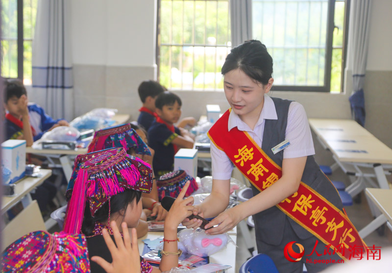 互動(dòng)環(huán)節(jié)，同學(xué)們積極參與互動(dòng)。人民網(wǎng) 牛良玉攝