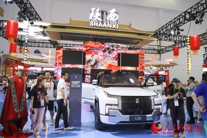 陜西展館展出的新能源越野車。人民網(wǎng)記者 牛良玉攝