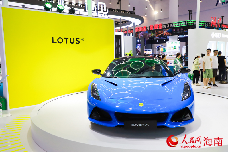 浙江展館展出的跑車。人民網(wǎng)記者 牛良玉攝