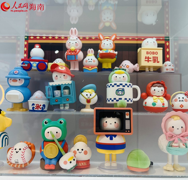 泡泡瑪特文創(chuàng)展品。人民網(wǎng) 符小葉攝