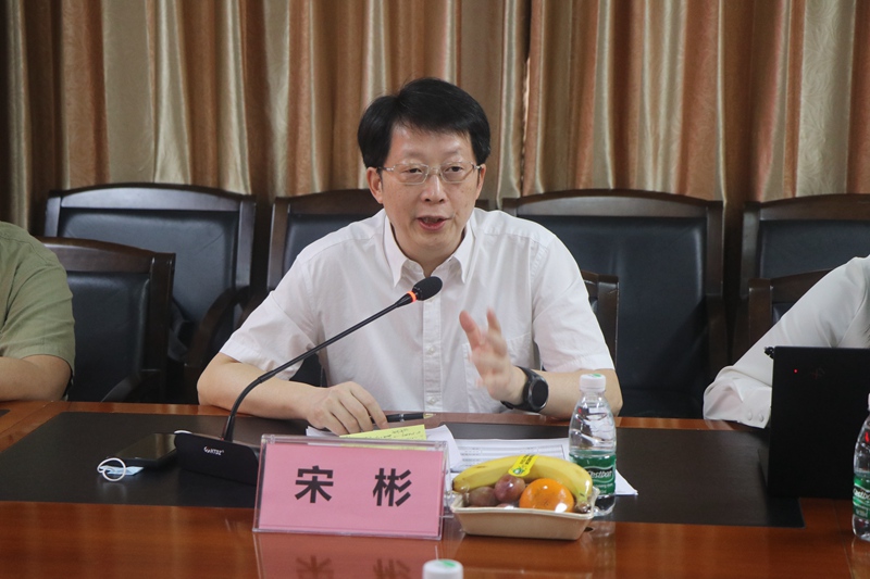 三亞市人民醫(yī)院黨委書記宋彬主持博士后流動站相關(guān)活動。三亞市人民醫(yī)院供圖